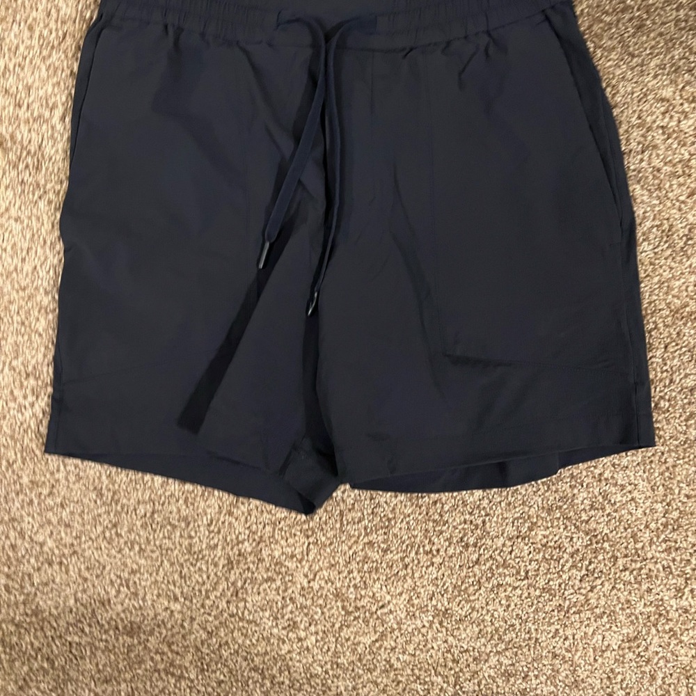 Lululemon Bowline 5” Medium Navy Shorts